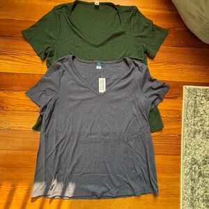 Old Navy Womens Green and Blue Flowy Short Sleeve V-necks. BRAND NEW NEVER WORN!
